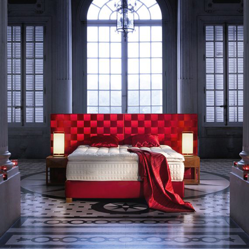 tete-de-lit-rouge-damier-chambre-deco-luxe